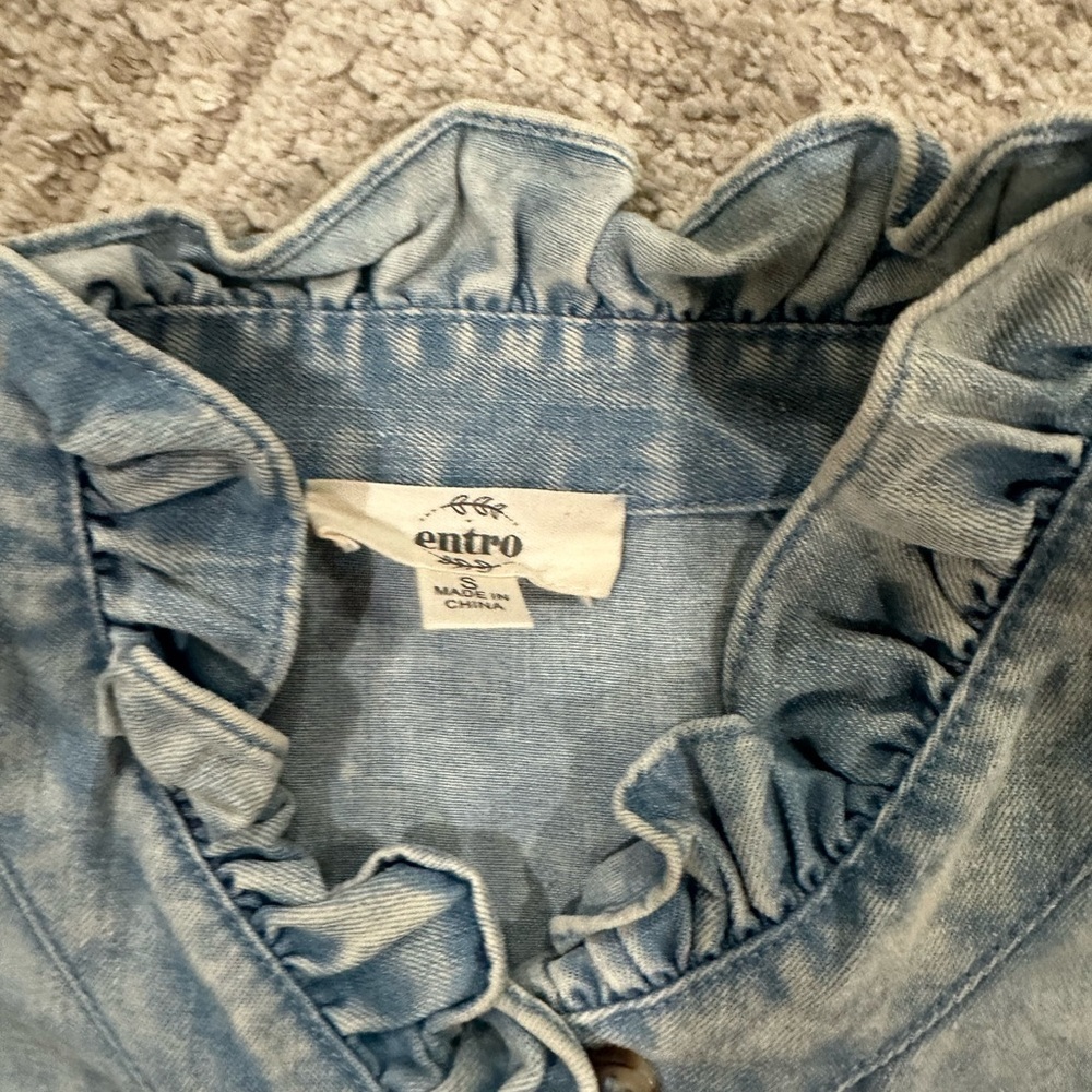 Entro Denim Blue Ruffle Button-Down Dress Fits like a 6 - Picture 3 of 13